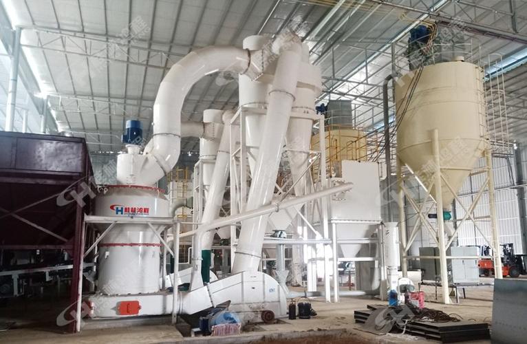 使用桂林鸿程方解石矿粉雷蒙磨粉机生产线,该项目已经顺利经过调试